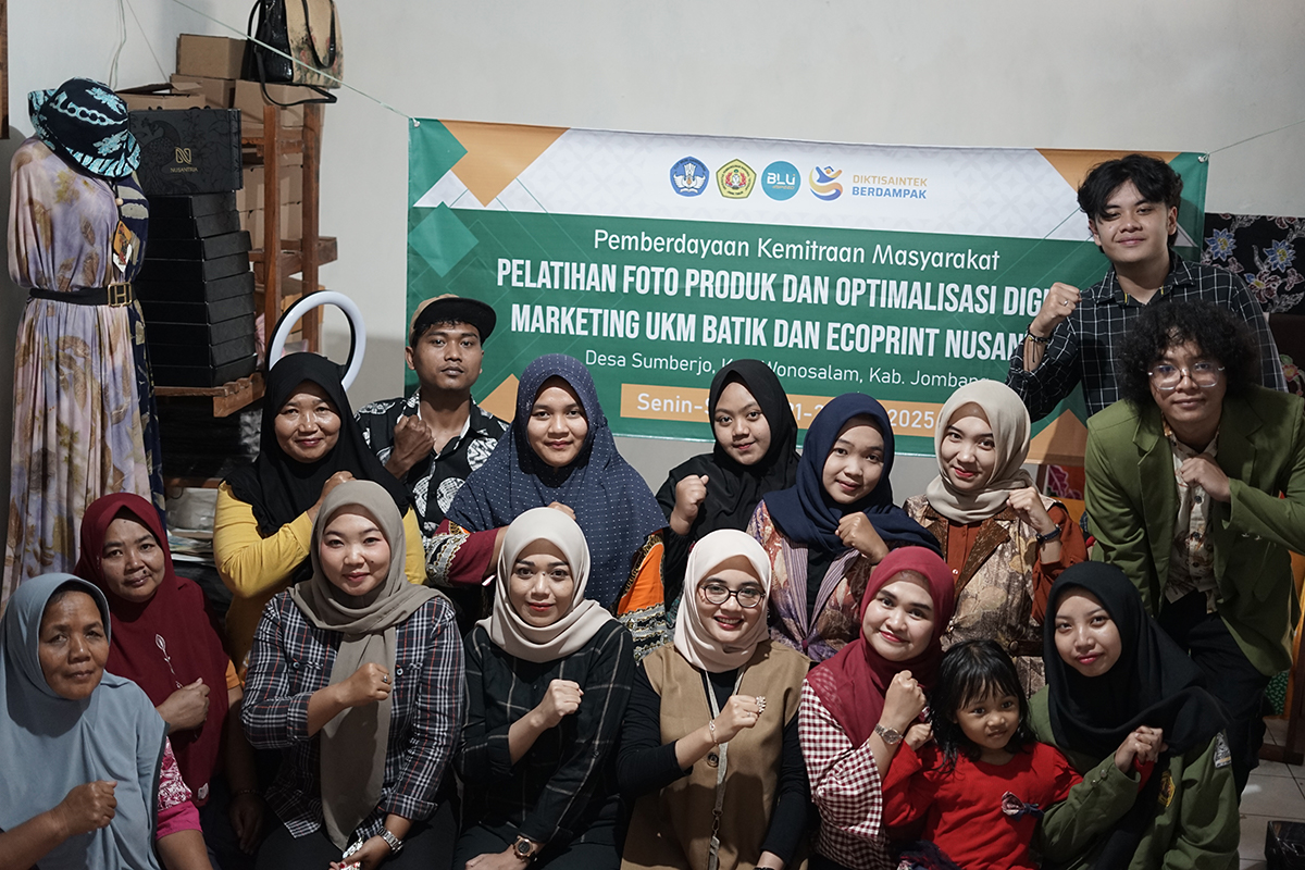 Pelatihan Foto Produk & Optimasi Digital Marketing UKM Batik dan Ecoprint Nusantria Wonosalam